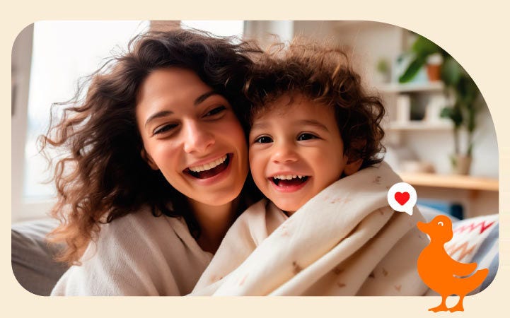 Madre e hijo abren cuenta de ahorro para niños en BancoEstado