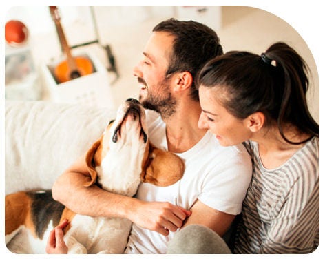 Pareja con su mascota
