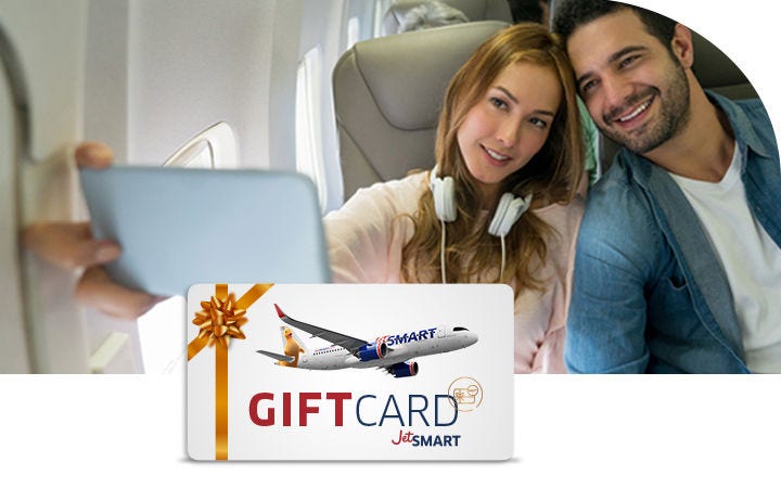 Pareja viajando en avión