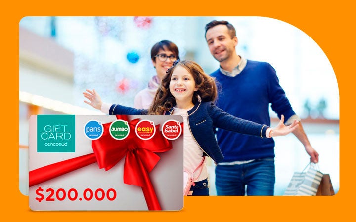 Familia feliz sonriendo en grandes tiendas