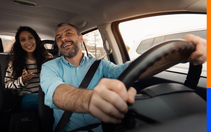 Hombre manejando