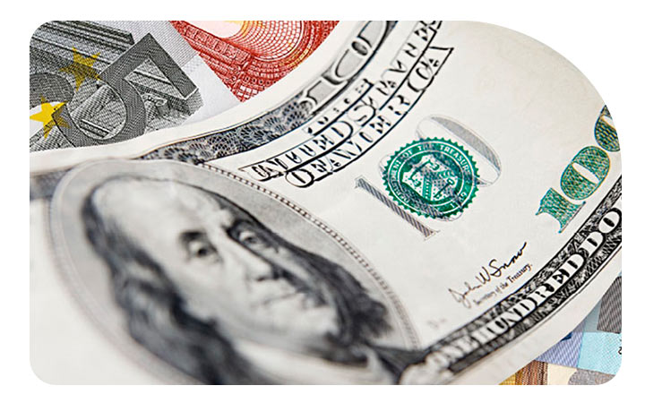 Diferentes billetes extranjeros