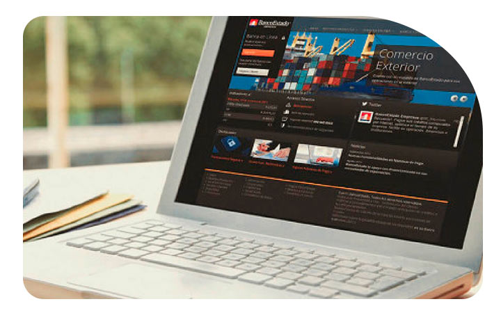 Computador en escritorio Computador en escritorio