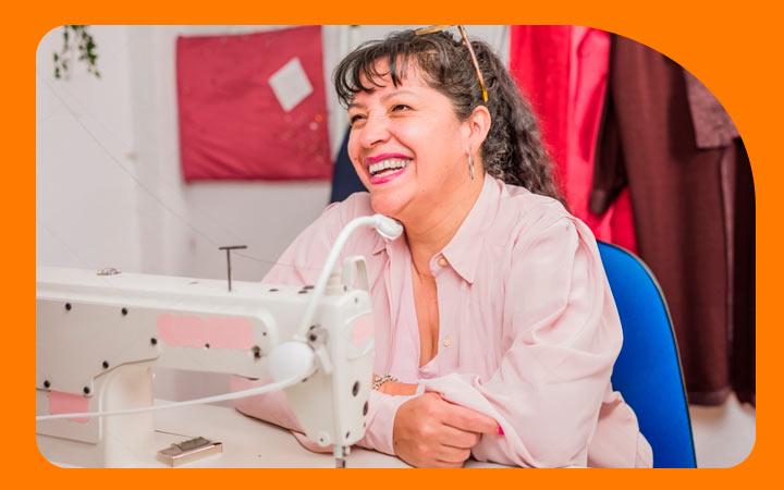 Mujer adulta sonriendo Mujer adulta sonriendo