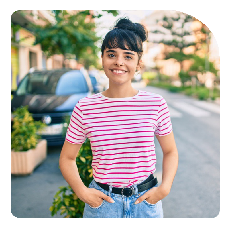 Mujer joven sonriendo