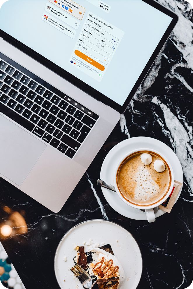 Celular escanenado codigo de Compraquí QR