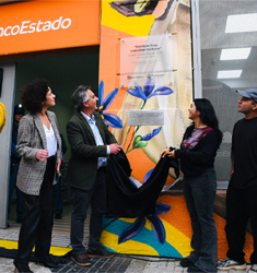 Inauguración de mural Sembrar hoy, cosechar mañana en BancoEstado Rancagua con autoridades y mascota corporativa